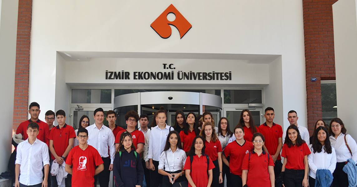 Denge Okulları Anadolu Lisesi İzmir Ekonomi Üniversitesinde  